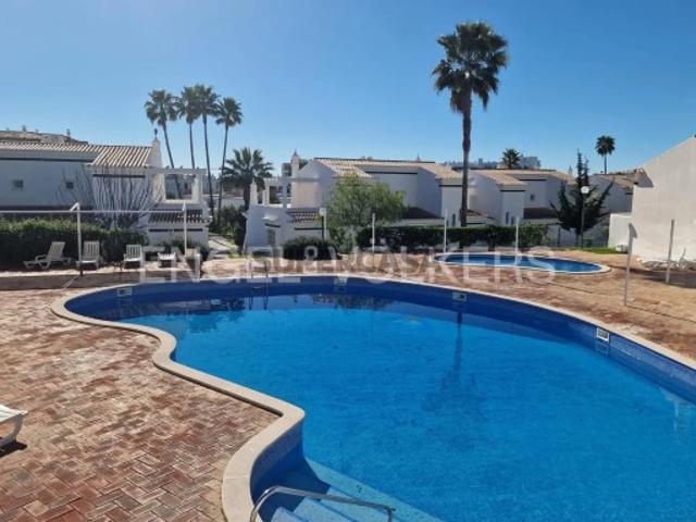 Confortável V3 em Condomínio Fechado Vilamoura
