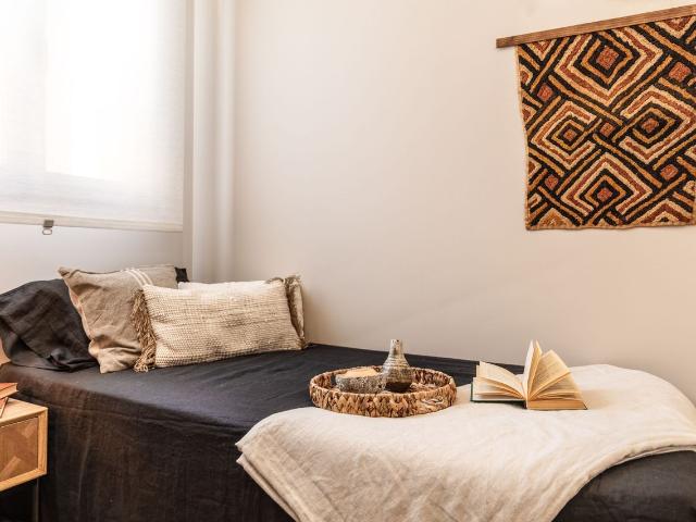 Congolese Inspired 2 Bedroom Apartment in Trafalgar with Dual Workstations, Madrid Amsterdam Apartments for Rent