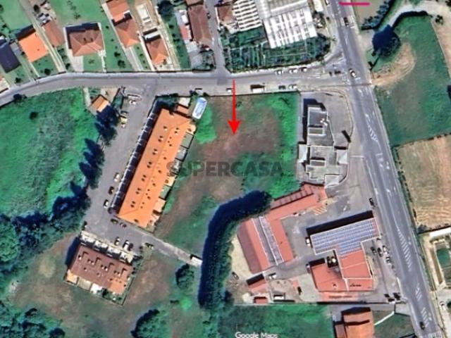 Conjunto de 5 Lotes para habitação em Valença