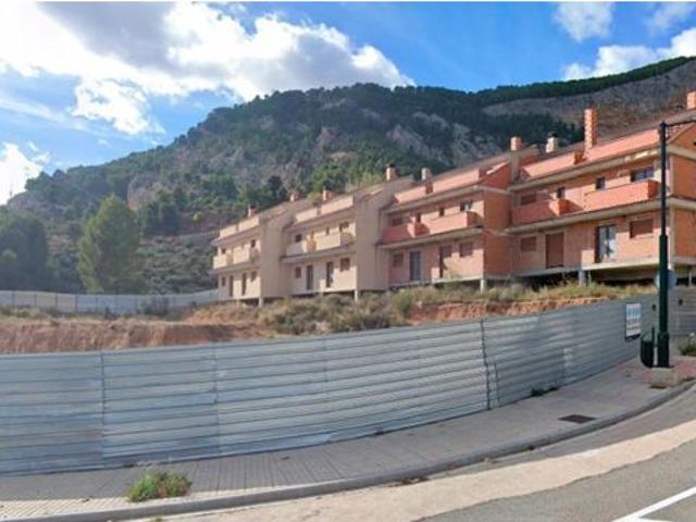 Conjunto de 17 viviendas en Obra Parada