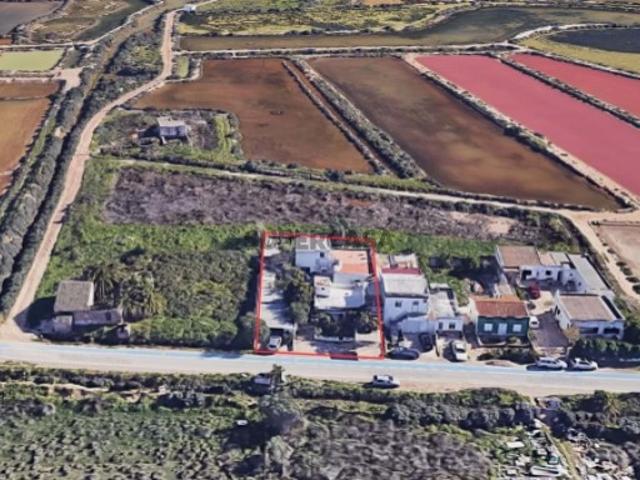 Conjunto de 3 habitações em lote de 812 m² em Bela Mandil, Pechão | Forte potencial de reabilitação e investimento