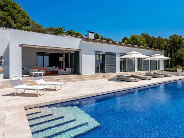Conjunto de villas con orientación suroeste: Tranquilidad, privacidad e impresionantes vistas