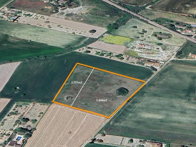 Conjunto de dos solares rústicos unificados de 9.000 m2 en Sant Joan