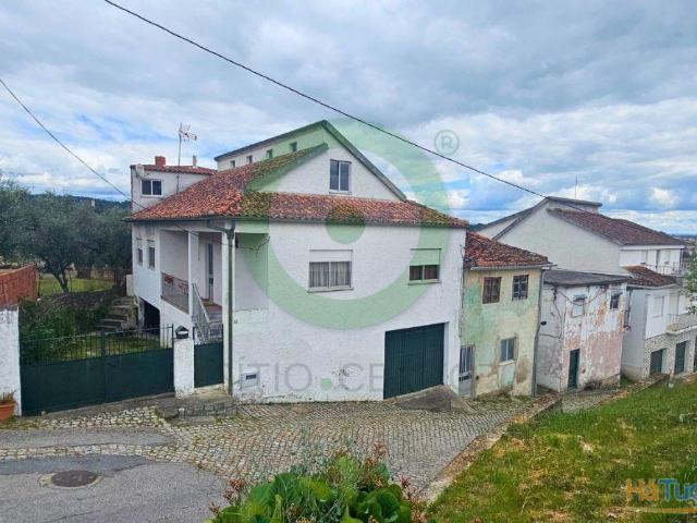 Conjunto de duas moradias para venda situadas em Valpaços | 26054080814