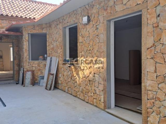 Conjunto de moradias t2+t1 próximo praias
