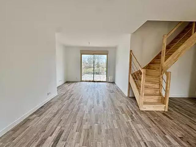 Connerré 72160 Location maison 6 pièces t6 au dernier étage