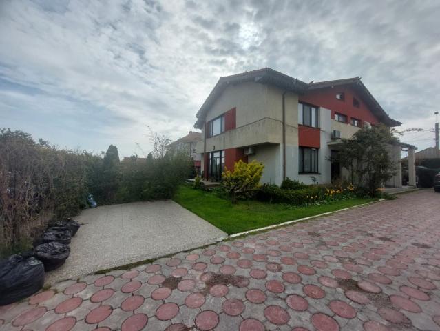 Constanta Sud Lazu, vila P+1, 5 camere, renovata 2026