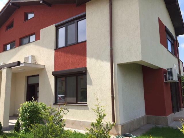 Constanta Sud Lazu, vila P+1, 5 camere, renovata 2026