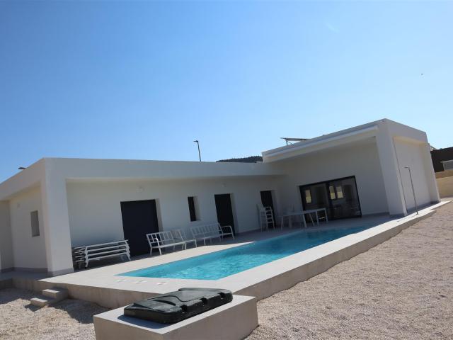 Construcciones hermosas con 3 dormitorios y piscina en La Ro. 153m² La Romana