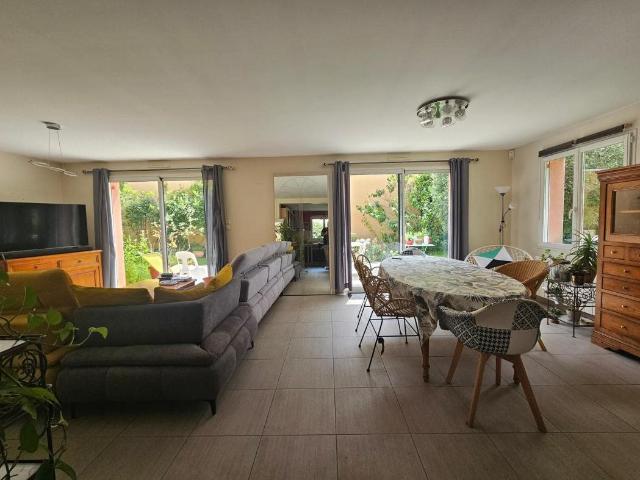 Construction de 2009 avec suite parentale au rez de chaussée 148m² Le Mans
