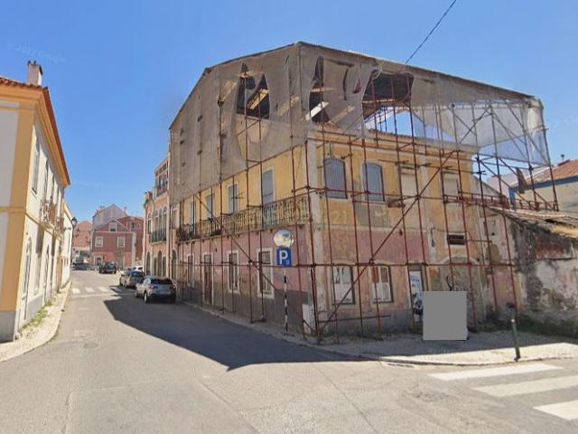 Construo de Prdio no centro do Barreiro com PIP Aprovado para Ampli