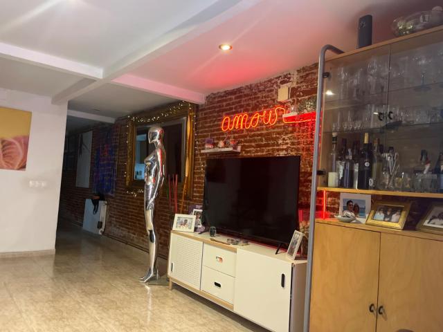 Cool bunk bedroom in a splendid apartment with an amazing terrace close to Clot metro station