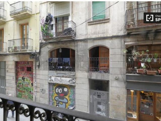 Cool room en alquiler en apartamento de 4 dormitorios, El Raval