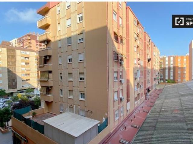 Cool room en alquiler en apartamento de 6 dormitorios, Algirós
