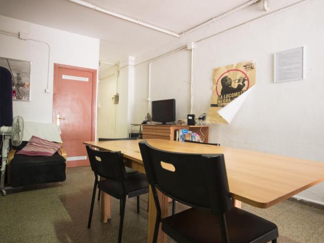 Cool single bedroom near Entença metro station