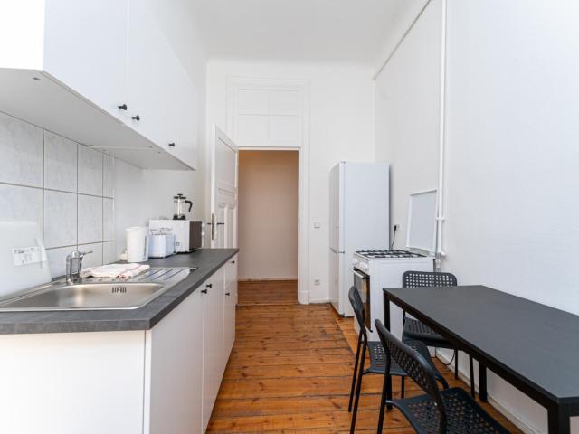 Cool single bedroom in a student flat, in Prenzlauer Berg