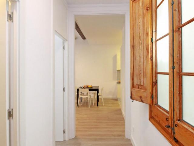 Cool single bedroom with balcony in El Born