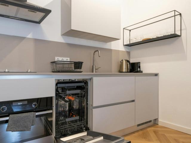 Cool 2 bedroom flat in a trendy and well connected location