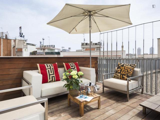 Cool 3 bedroom apartment with balcony in the City Center