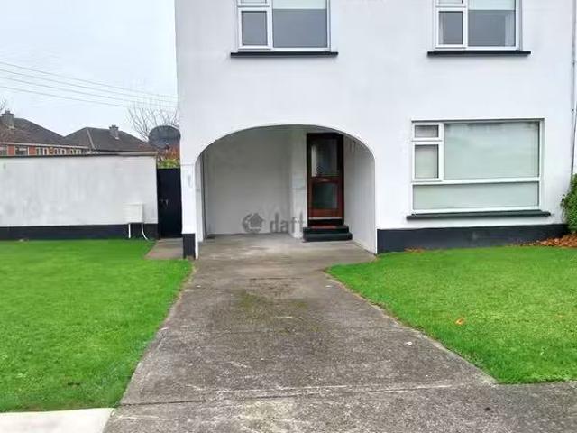 Coolamber Court, Templeogue, Knocklyon, Dublin 16 is for rent