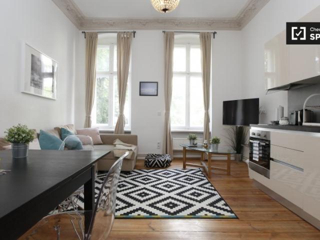 Coole Wohnung mit 1 Schlafzimmer zur Miete in Neukölln, Berlin