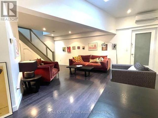 Coach 27 Lewis Street, Toronto, ON, M4M 2H2 house for lease | Listing ID E13436 | Royal LePage