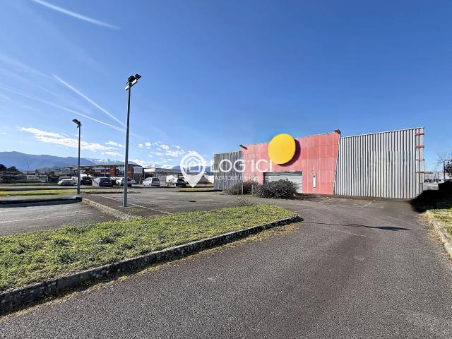 COARRAZE Vente Murs commerciaux idéalement placés, libre d'occupation sans travaux