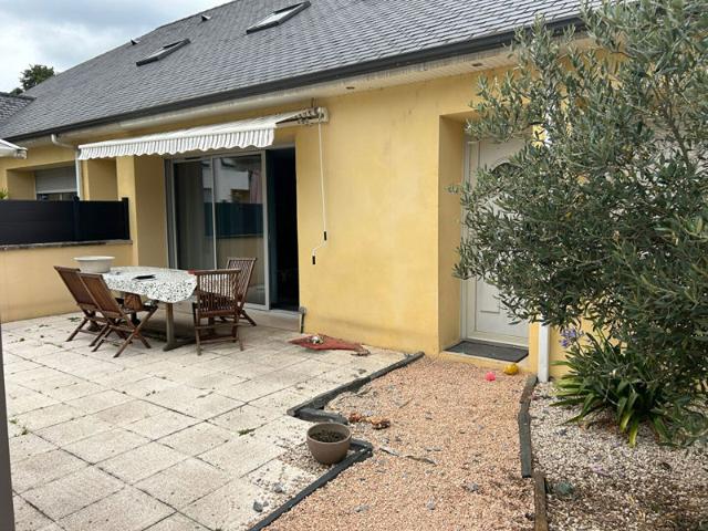 Coarraze centre, maison plain pied 100m² au calme, aux pieds.