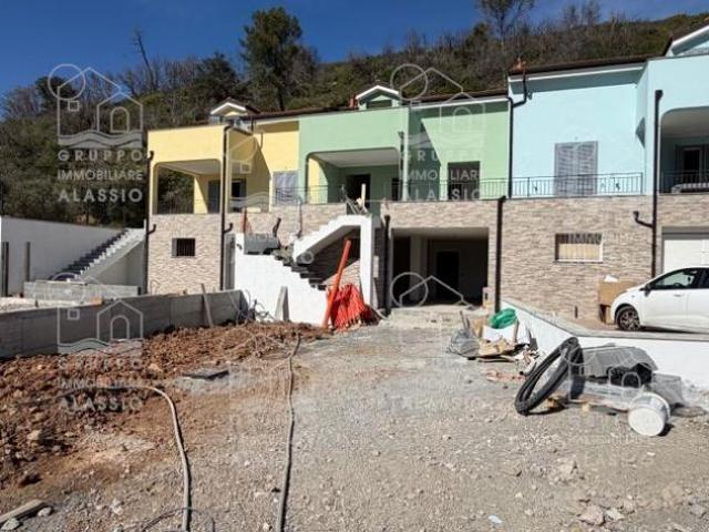 COASCO MARINAVERDE: Proponiamo Villetta trifamiliare con giardino e box auto