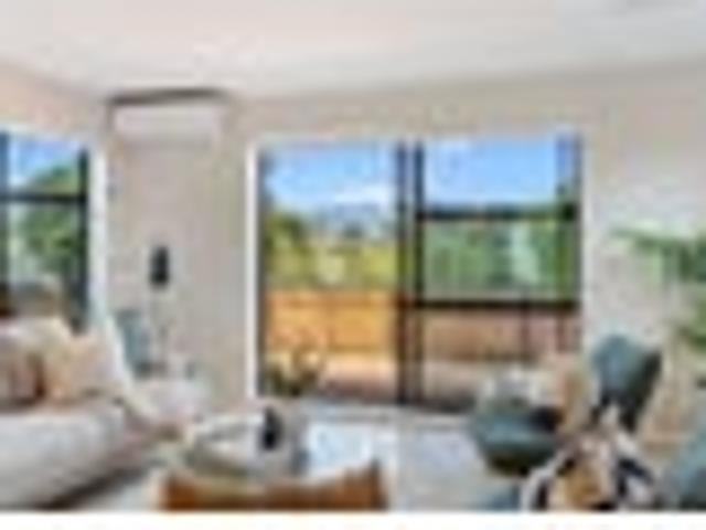 Coastal Charm | Captivating Views