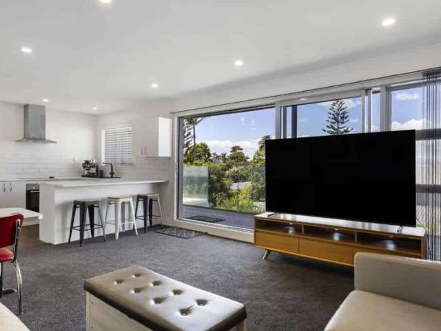 Coastal charm in Glendowie!