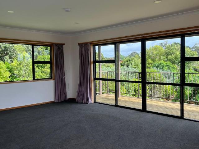Coastal Charm & Sea Views | Spacious 4 Bedroom Family Haven