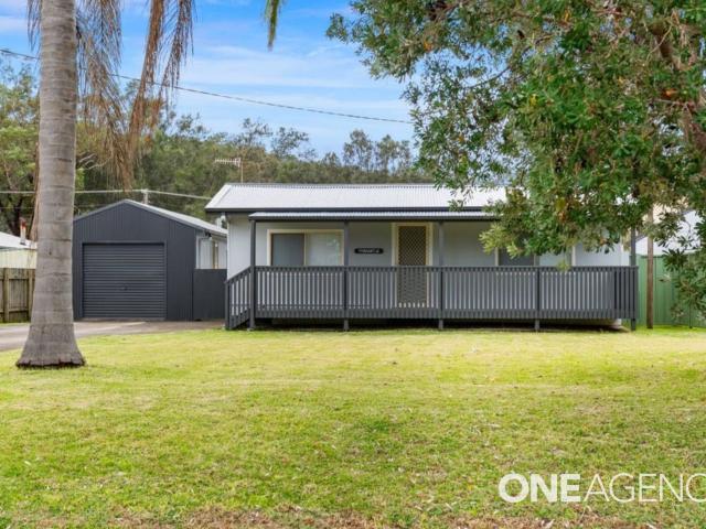 COASTAL COMFORT AND CONVENIENCE IN BURRILL LAKE