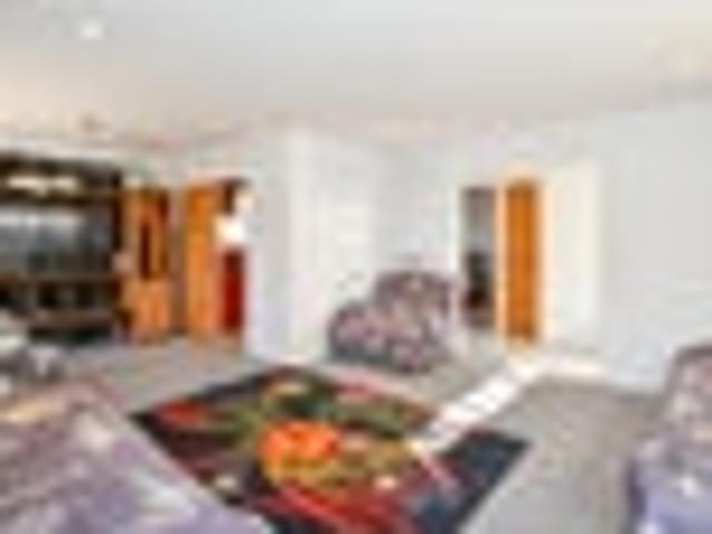 Coastal Comfort in the Heart of Wattle Downs