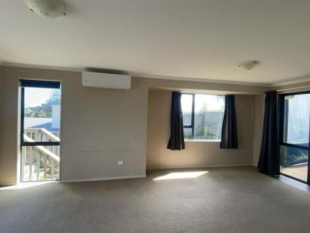 Coastal Comfort with Sea Views