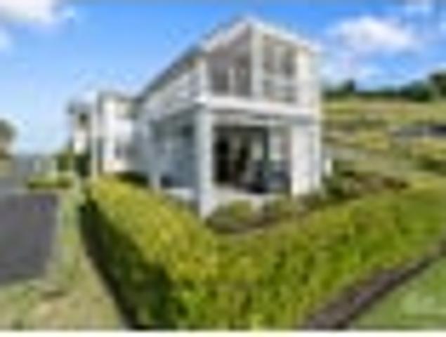 Coastal Ease with Elevated Ocean Views