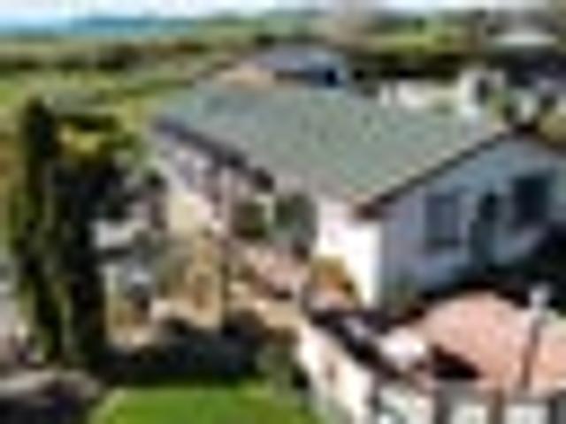 Coastal Family Living with Scope & Views