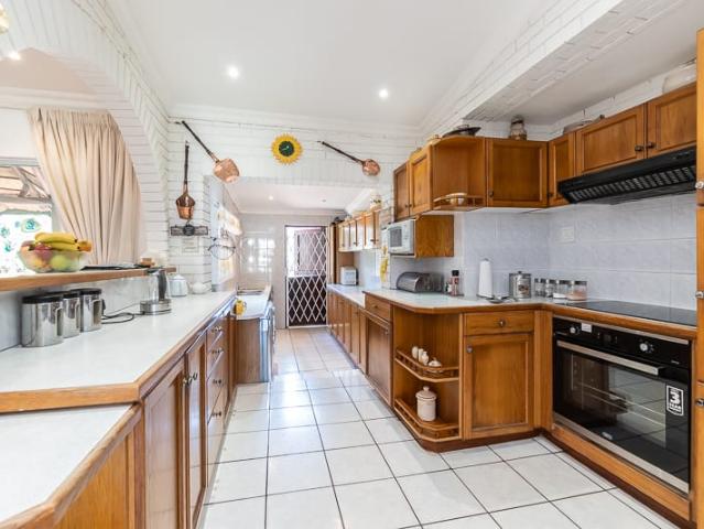 Coastal lifestyle, exquisite family home