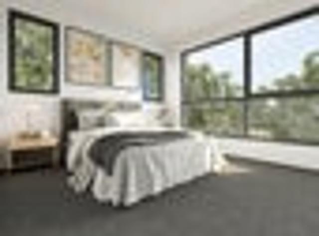 Coastal Living in Premier Macleans Zone!