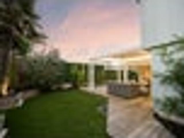 COASTAL LOW MAINTENANCE LIVING