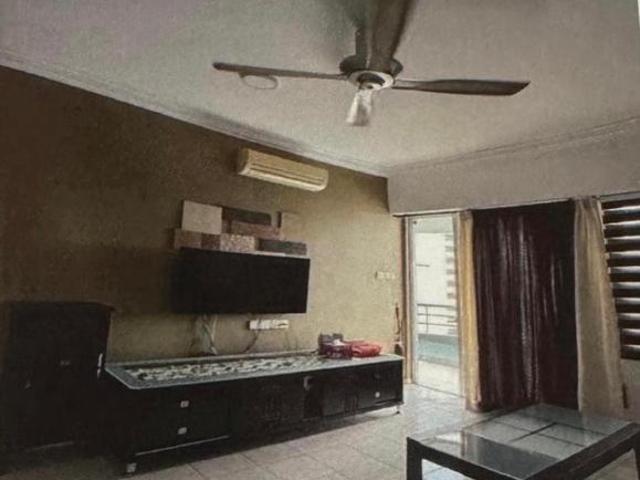Coastal tower tanjung bungah 1220sf 2cp renovated rare nice