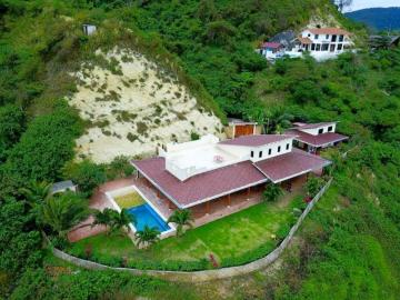 Coastal Views: Se Vende Casa en Zona Rural, Cerca del Mar y Frente al Mar en Canoa