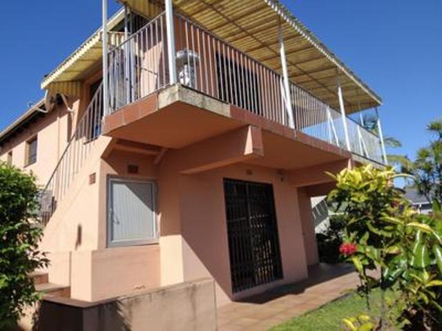 coastal 2 bedroom townhouse with flatlet