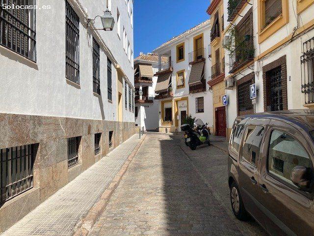 COCHERA MUY CÓMODA EN EL CENTRO