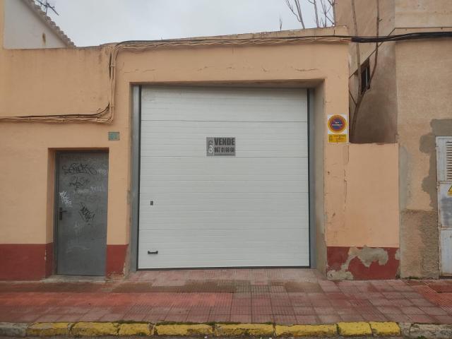 COCHERA CERRADA DE 40 METROS