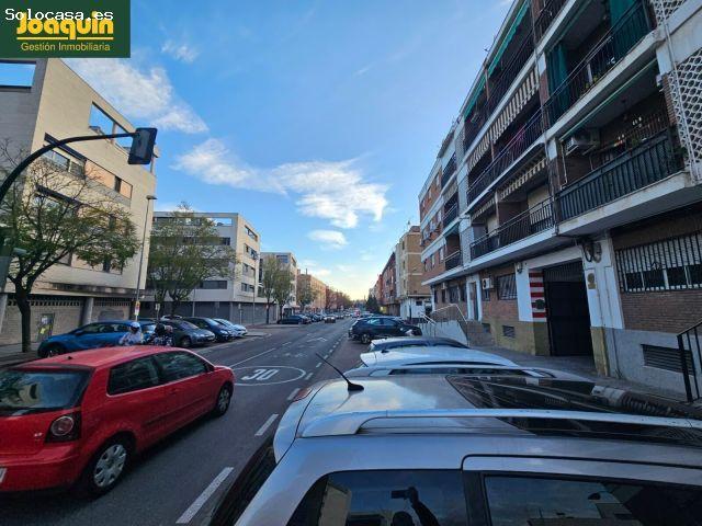 Cochera y trastero en Valdeolleros para coche pequeño