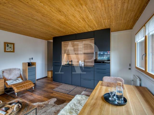 Cocoon, cozy & chic for year long rent