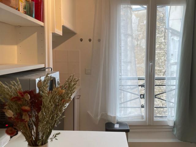 Cody studio in Paris center, Paris Amsterdam Apartments for Rent