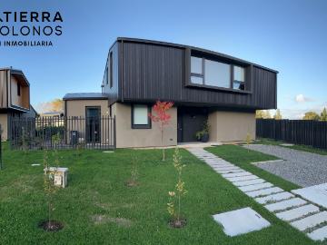 COD 534 ARRIENDO Céntrica Casa Nueva