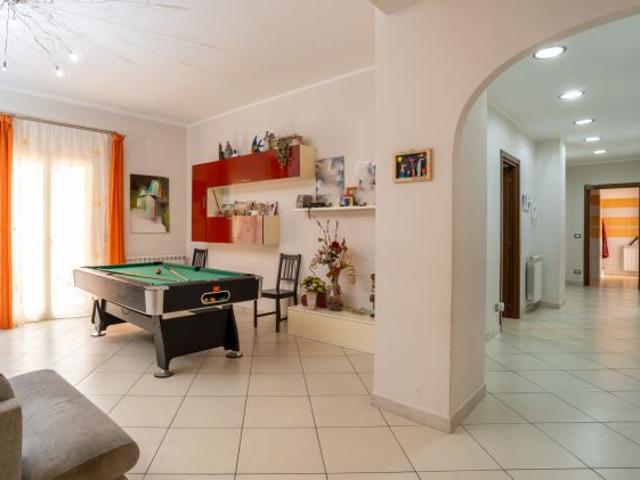 CODICE 7298 RISTRUTTURATO 170 MQ CON TERRAZZO, ASCENSORATO A BELPASSO
